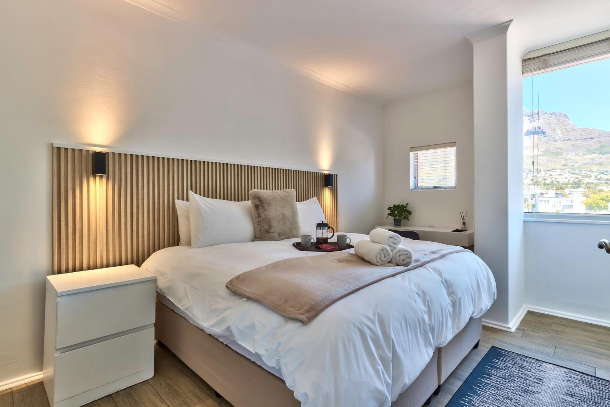 Spacious 2 Bedroom With Table Mountain View *