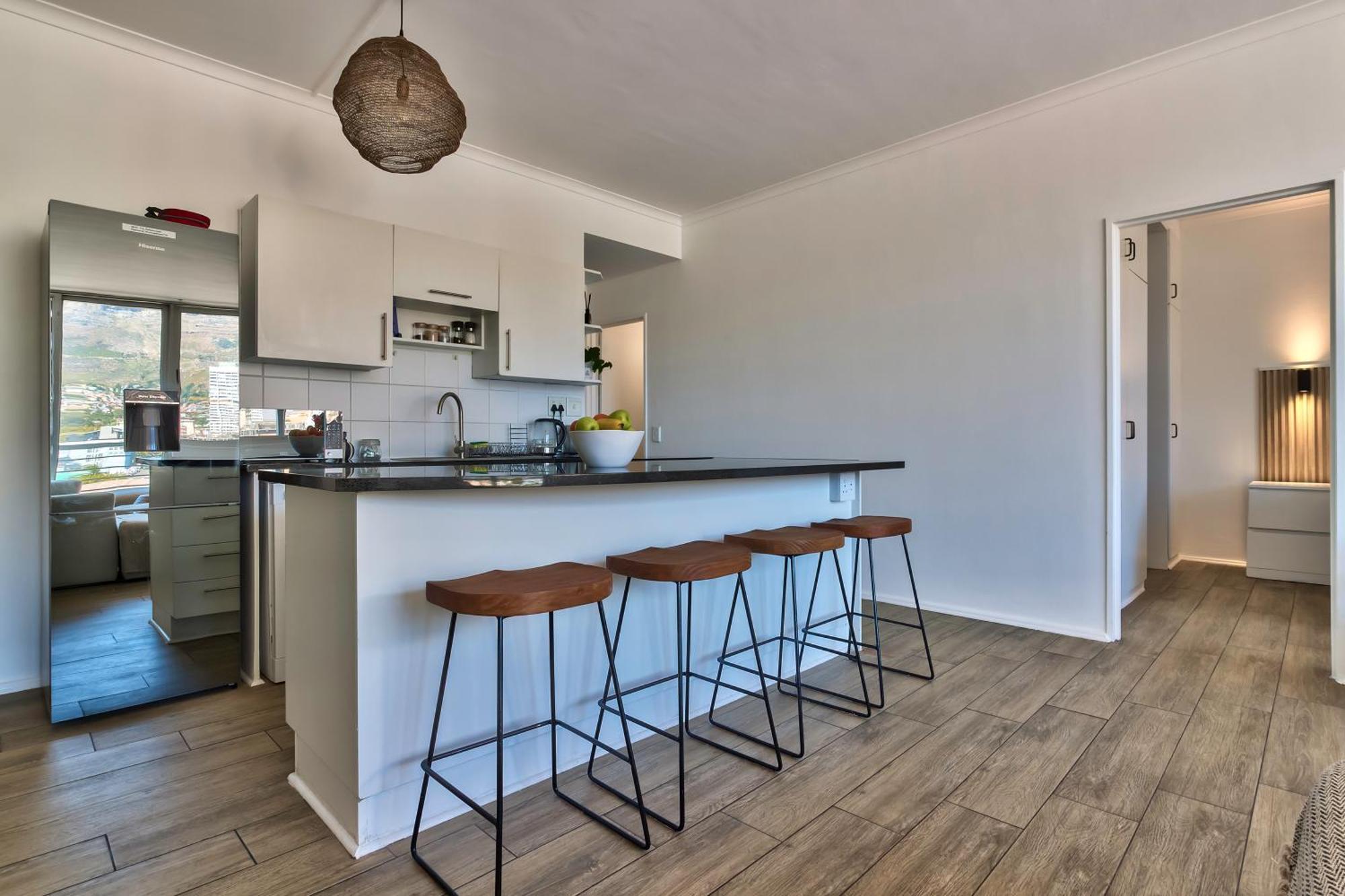 Apartment Spacious 2 Bedroom With Table Mountain View *