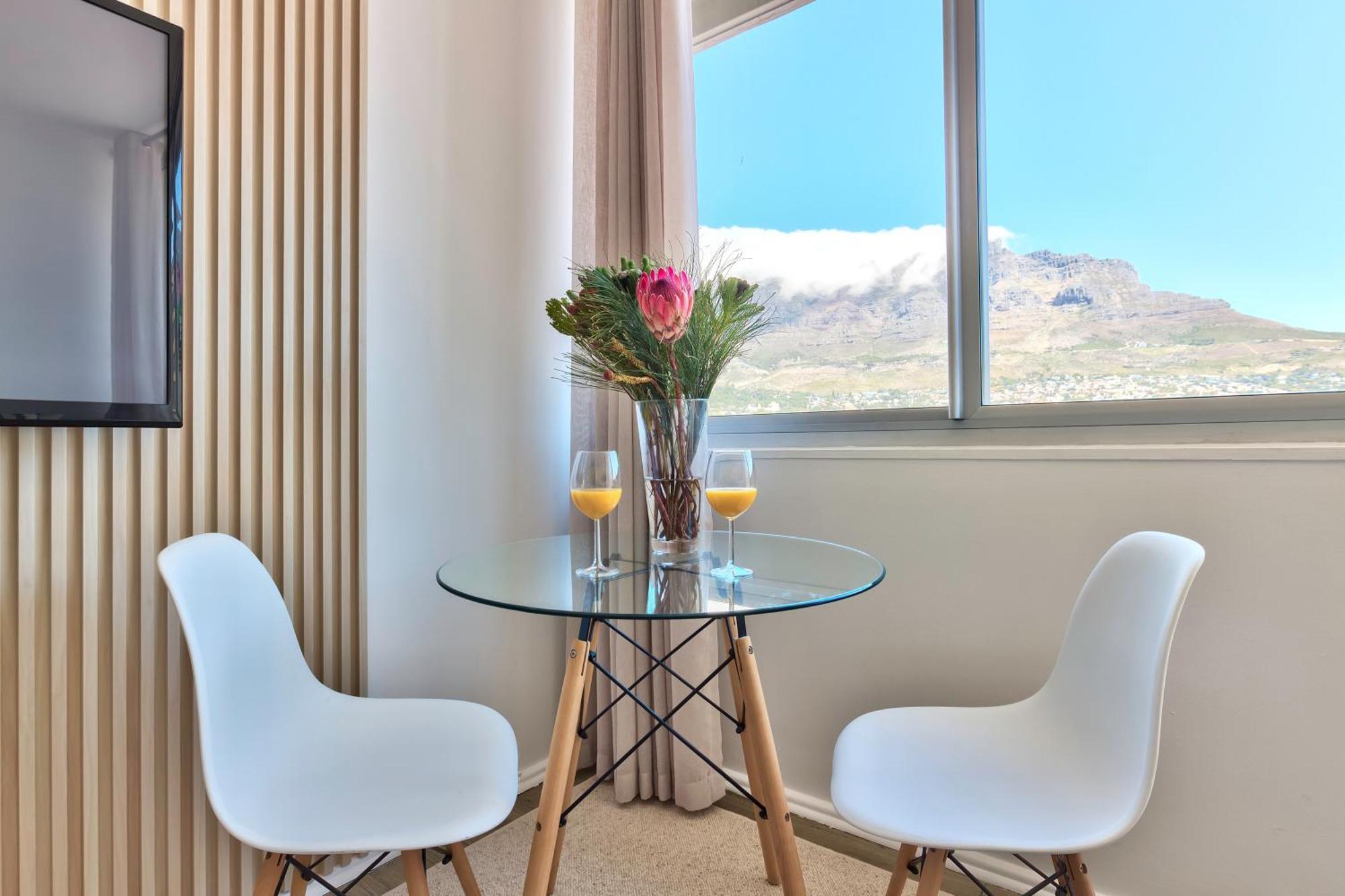 Spacious 2 Bedroom With Table Mountain View * Cape Town