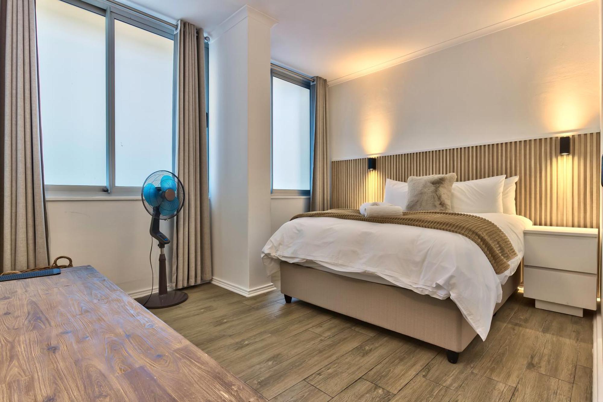 Spacious 2 Bedroom With Table Mountain View *