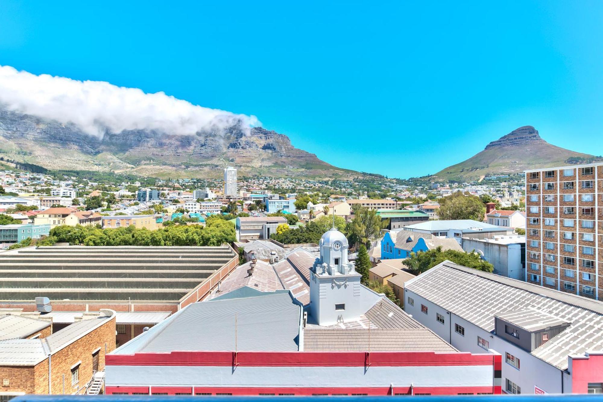 Spacious 2 Bedroom With Table Mountain View Apartment Cape Town
